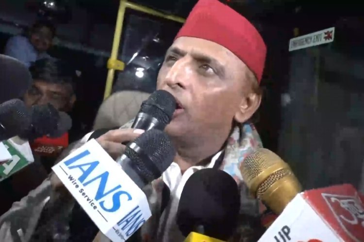 20 करोड़ के रथ पर अखिलेश यादव का तंज, बोले- 3 करोड़ कम करके हमें दे दो, घर पर खड़ा कर देंगे