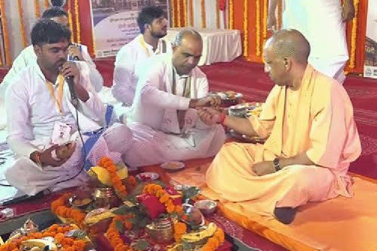 सीएम योगी का ऐलान, लखनऊ में दस लाख लोगों को मिलेगा अपना घर, वरुण विहार व नैमिष नगर योजनाओं का किया भूमिपूजन