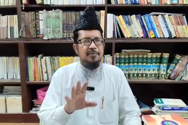 भगवा रंग भी चुरा लिया, मुस्लिम होता तो PDM होता... अखिलेश के PDA रथ पर मौलाना का तड़तड़ाता हमला