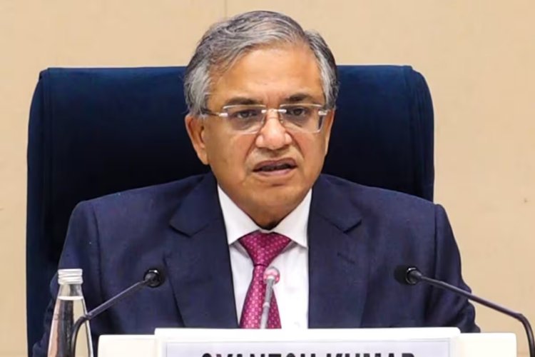 ज्ञानेश कुमार के खिलाफ सुप्रीम कोर्ट में PIL, मांग- बिना सहमति लिए गए सारे फैसले रद्द किए जाएं