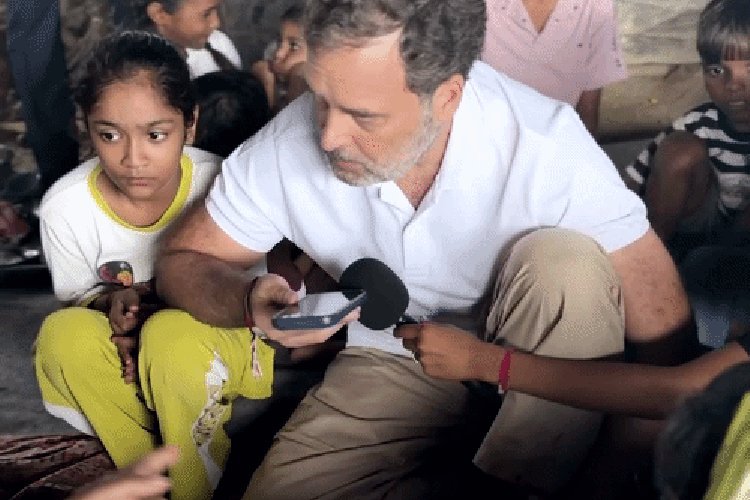 राहुल गांधी दिल्ली की झुग्गी में पहुंचे! SDM से पूछा- पूरी बस्ती के 727 वोटर गायब कैसे, सिर्फ एक बचा; SIR में 33 लाख नाम कटे