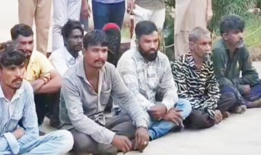 गुजरात: प्रेमी संग भागी विवाहिता को पेड़ से बांधा, भीड़ के सामने यौन संबंध बनाने पर किया मजबूर!