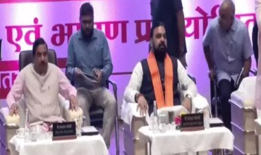 पटना में केंद्रीय मंत्री प्रह्लाद जोशी ने शुरू किया स्वच्छता अभियान, बापू सभागार में चित्रकला व भाषण प्रतियोगिता का आयोजन