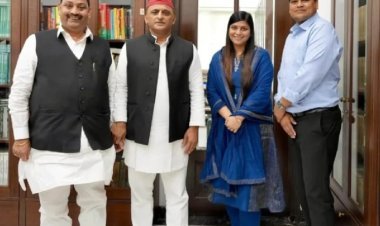 भाजपा छोड़ने के बाद अखिलेश से मिले पूर्व सांसद धर्मेंद्र कश्यप, सपा में एंट्री की अटकलें तेज; बेटी भी रहीं साथ