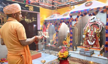 गोरक्षपीठ में शारदीय नवरात्र के विशेष अनुष्ठान का शुभारंभ, CM योगी ने वैदिक विधि विधान से की पूजा