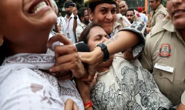 ''मारपीट, कपड़े फाड़ने की कोशिश...'' NSUI कार्यकर्ता से कथित मारपीट मामले में केरल पुलिस ने दर्ज की जीरो FIR
