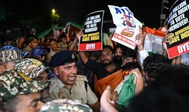 कनॉट प्लेस में पुलिस का एक्शन! प्रदर्शनकारियों को हटाया, दिपके-नेहा बोरा समेत 150 लोग हिरासत में