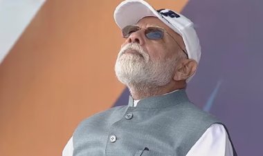 काशी के आसमान में गूंजा शौर्य! पीएम मोदी की मौजूदगी में राफेल-मिराज ने दिखाया जलवा, ‘विंग्स ओवर गंगा’ एयर शो ने बांधा समां