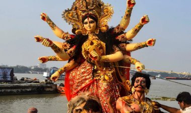 हैदराबाद के दुर्गा विसर्जन जुलूस में अंडा फेंकने को लेकर भारी बवाल, एक संदिग्ध हिरासत में