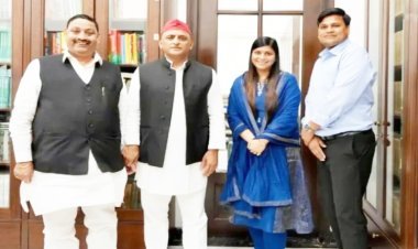 BJP के पूर्व सांसद धर्मेंद्र कश्यप और बेटी सपा में शामिल, BSP के आबिद अली भी पहुंचे