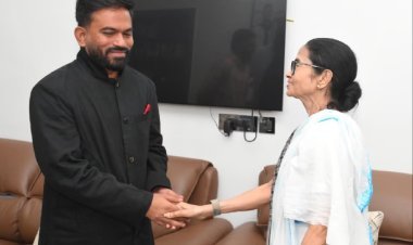रामलीला मैदान में विपक्ष की महारैली से पहले ममता बनर्जी से मिले अभिजीत दीपके, दिया समर्थन 