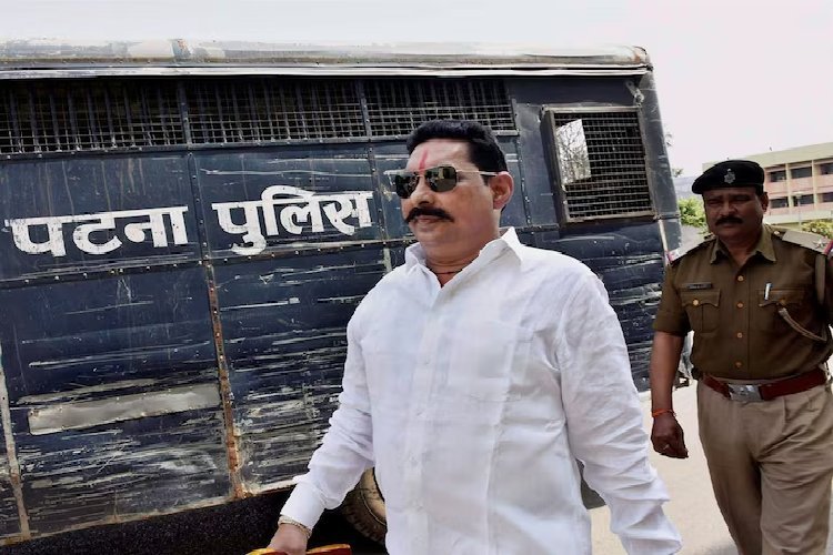 बिहार MLC चुनाव से पहले JDU में बगावत के संकेत! अनंत सिंह ने थामा जन सुराज का हाथ, नीरज कुमार के खिलाफ खोला मोर्चा