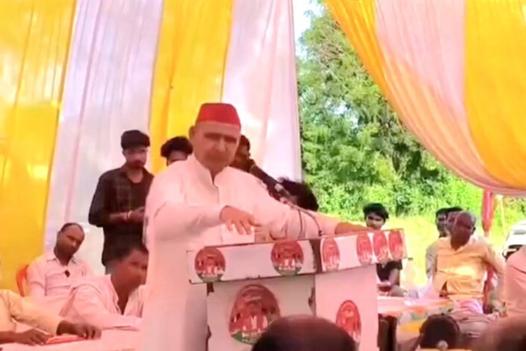 आरक्षण न होता तो धोबी घाट पर कपड़े धो रही होतीं...सपा नेता शराफत अली की फिसली जुबान, मचा बवाल