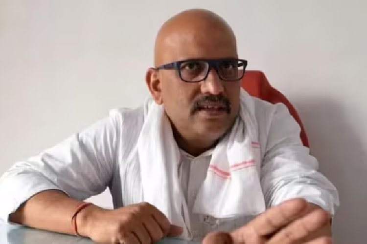 ‘हम पार्टी के सिपाही हैं’! यूपी कांग्रेस अध्यक्ष पद से हटाए जाने पर अजय राय का रिएक्शन, आराधना मिश्रा को दिया साथ