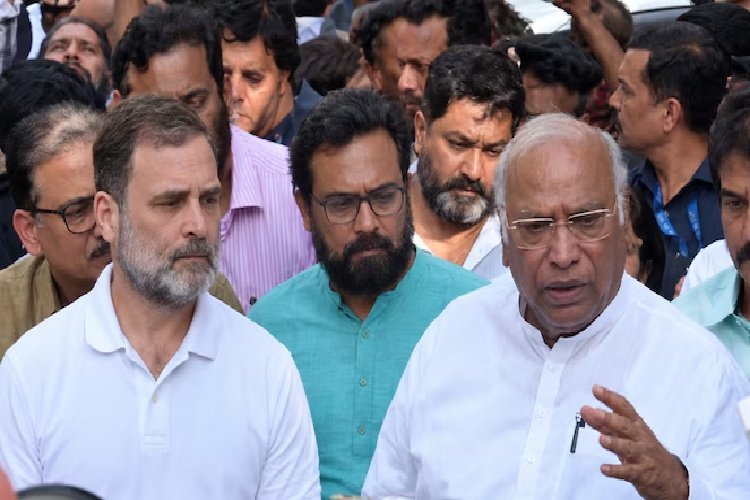 ''हर FIR मेरे लिए मेडल है… मेरा लक्ष्य 100 FIR!'' राहुल गांधी का बयान, विपक्षी प्रदर्शन के बीच दिया जवाब