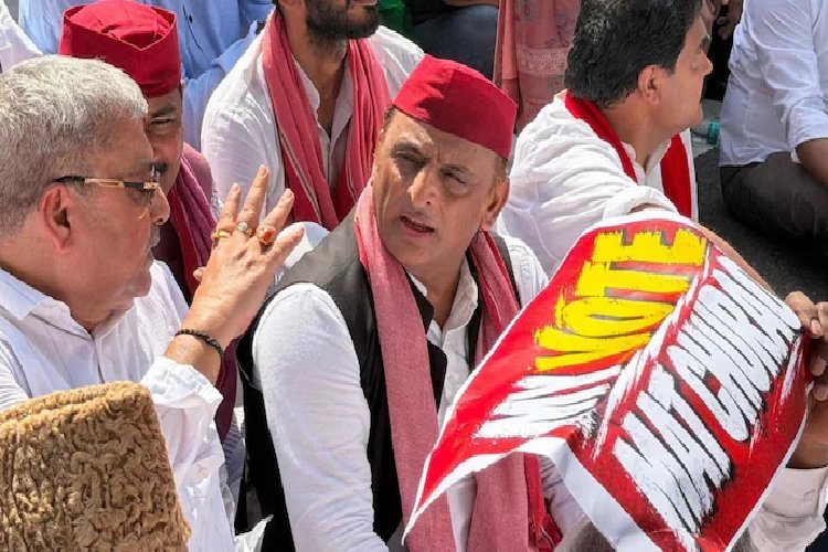 अखिलेश यादव नाराज? समाजवादी पार्टी ने खड़गे के लंच से दूरी बनाई, कांग्रेस बोली- देर से भेजा गया निमंत्रण