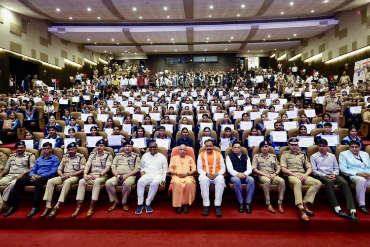 खेल के मैदान से पुलिस की वर्दी तक का सफर! CM योगी ने 470 चैंपियनों को सौंपे नियुक्ति पत्र, अब संभालेंगे सुरक्षा
