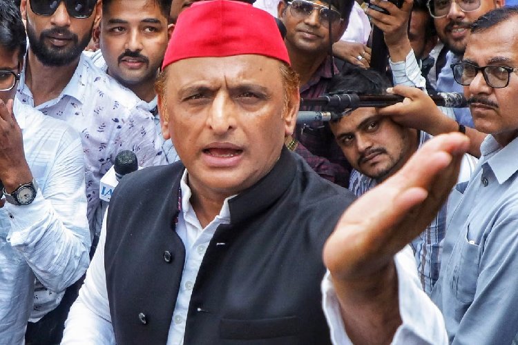 पहले अपना टिकट पक्का करवाएं, फिर चुनौती दें... योगी के अयोध्या चैलेंज पर अखिलेश का करारा जवाब