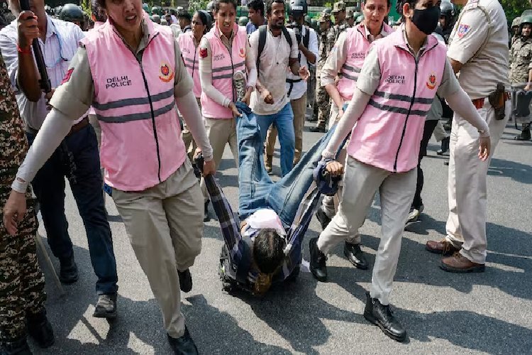 ‘पुलिस क्रूरता की कड़ी निंदा’... दिल्ली प्रदर्शन पर हार्वर्ड यूनिवर्सिटी के 100 पूर्व छात्रों ने जताया विरोध