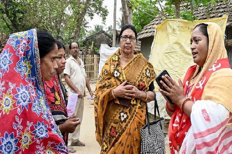 TMC ऋतब्रत गुट को पहला बड़ा झटका... महिला तृणमूल की अध्यक्ष सबीना यास्मीन ने दिया इस्तीफा