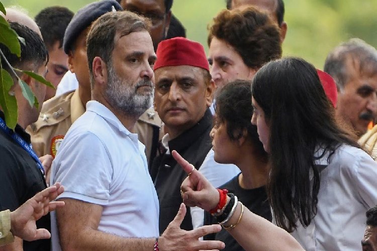 सुप्रीम कोर्ट तक मार्च महंगा पड़ सकता है! राहुल गांधी-अखिलेश को नोटिस, CJI बोले- “कोई भी हमें धमका नहीं सकता”
