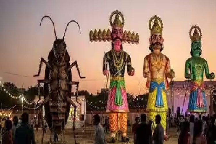 दिल्ली रामलीला में रावण-कुंभकरण-मेघनाद के साथ जलाया जाएगा 30 फीट ऊंचा कॉकरोच का पुतला