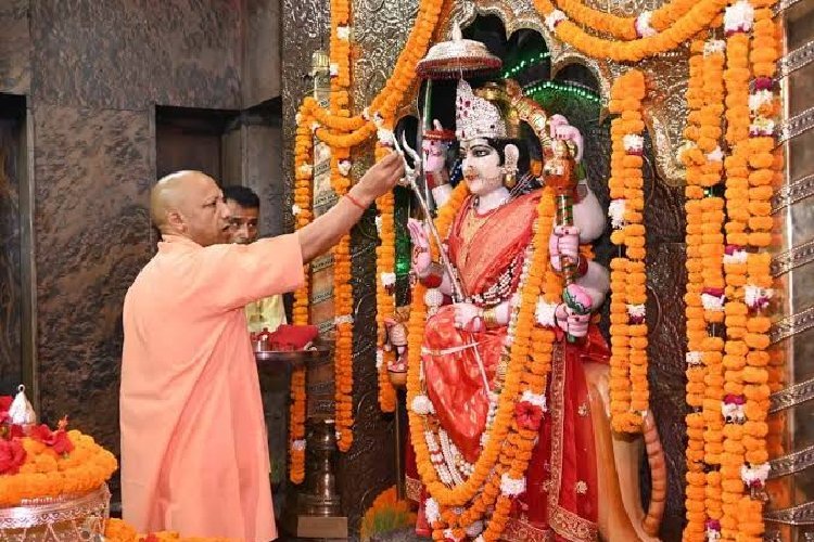 ''अधर्म, अत्याचार व आतंक का अंत ही न्याय, शांति एवं निर्भय समाज की स्थापना का आधार''... CM योगी ने की मां कालरात्रि के स्वरूप की आराधना