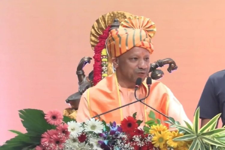 पहले रूल ऑफ माफिया था, अब रूल ऑफ लॉ लागू... RMLNLU के दीक्षांत समारोह में गरजे योगी