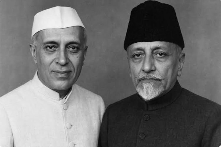 देश में सबसे पहले नेहरू राज में हुई थी वोट  चोरी! मौलाना के लिए नियमों की उड़ा दी थीं धज्जियां, जानिए पूरी कहानी