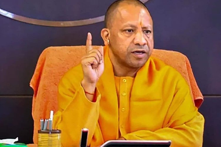 कोलकाता हादसे के बाद यूपी में सख्ती! सीएम योगी ने दुर्गा पंडाल सुरक्षा को लेकर जारी किए कड़े निर्देश