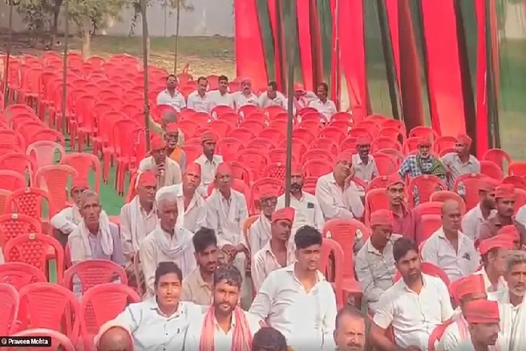 कन्नौज में खाली कुर्सियां पड़ीं महंगी! अखिलेश यादव ने PDA सम्मेलन फ्लॉप होने पर पूरी जिला इकाई भंग कर दी