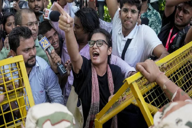 हाईकोर्ट में बोली नेहा बोरा, CJP के विरोध प्रदर्शन से कोई लेना-देना नहीं, 10 हजार का पीस बॉन्ड रद्द करो