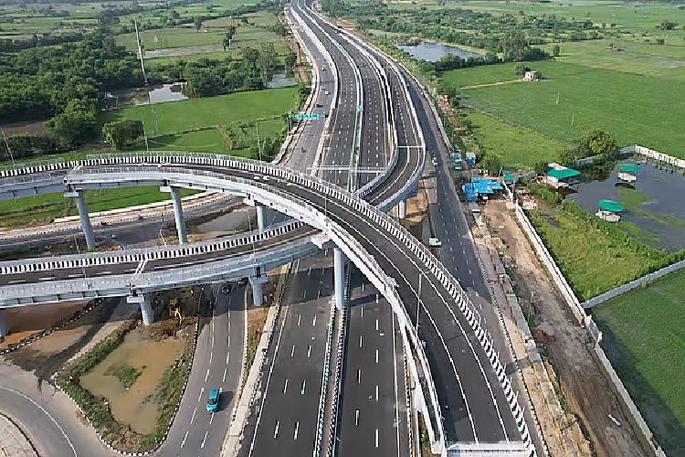 गंगा एक्सप्रेसवे ने बदली तस्वीर: ट्रांसपोर्टर्स-टूर ऑपरेटर्स के कारोबार में उछाल, जाम से मुक्ति और लागत में भारी बचत