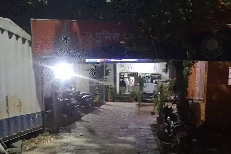 उज्जैन: इंस्टाग्राम पर दोस्ती कर बुलाया, चलती कार में दोस्तों के साथ मिलकर लूटी अस्मत