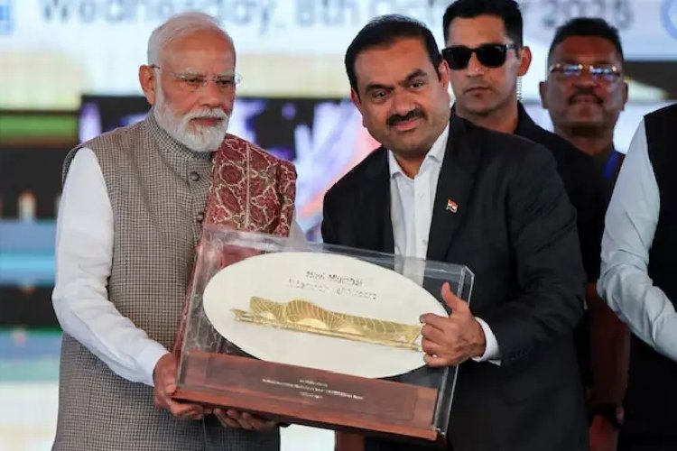 PM मोदी-गौतम अडानी की दोस्ती पर बनी डॉक्यूमेंट्री शेयर करने पर कलकत्ता हाईकोर्ट की रोक, YouTube, X और Instagram को हटाने का आदेश