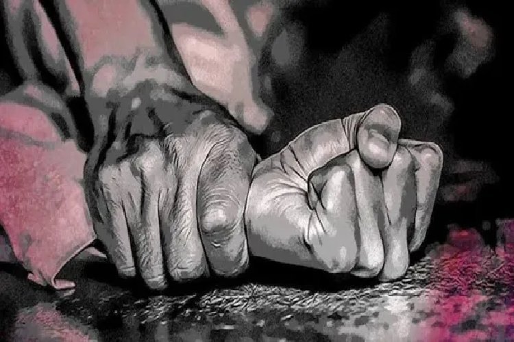 हैदराबाद में हैवानियत! पत्नी को कमरे में बंद कर दोस्तों से कराया गैंगरेप
