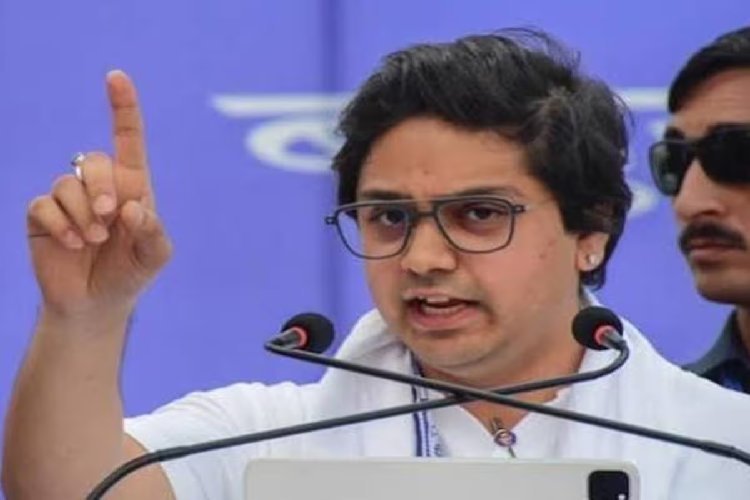 अखिलेश रंग बदलने में माहिर, राहुल गांधी कंफ्यूज नेता! बसपा रैली में आकाश आनंद का सपा-कांग्रेस पर जोरदार हमला